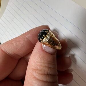 Stunning 14K Yellow Gold Gold Natural Diamonds and Black Stone Vintage Ring